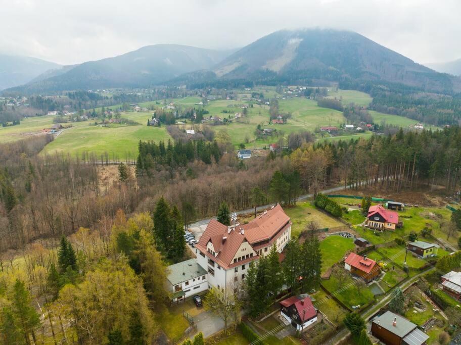 Prostorny Apartman Pro 4 Osoby V Beskydech Apartamento Kunčice pod Ondřejníkem Exterior foto